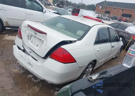 2007 Honda Accord 2.4 Ex z USA, uszkodzony, nr VIN 1HGCM56797A154117